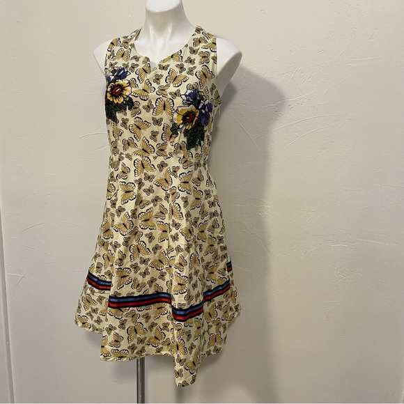 NIZA SPAIN YELLOW BUTTERFLY PRINT EMBROIDERED RIBBON SPLIT NECK SLEEVELESS DRESS - Picture 3 of 16